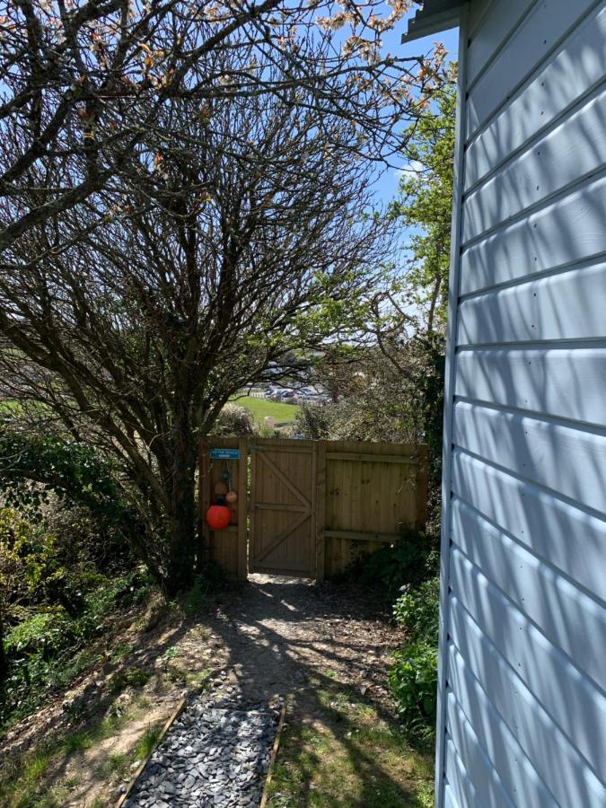 Tides Reach, Deluxe Shepherds Hut 1, 100M From The Beach St Merryn Exterior foto